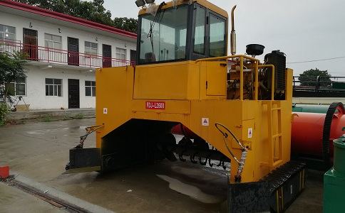 豬糞翻堆機 豬糞翻堆機