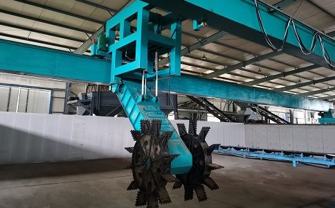 輪盤(pán)式翻堆機(jī) 輪盤(pán)式翻堆機(jī)