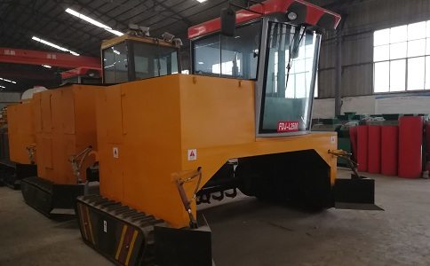 履帶式翻拋機(jī) 履帶式翻拋機(jī)