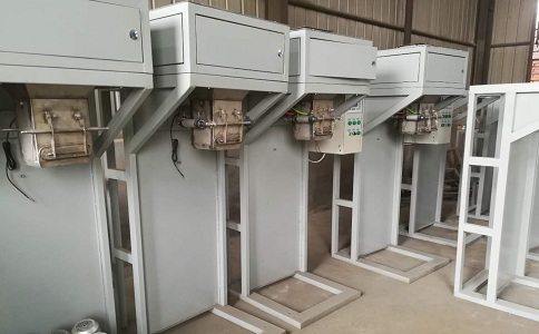 自動(dòng)顆粒稱重包裝機(jī) 自動(dòng)顆粒稱重包裝機(jī)